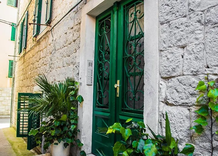 Hidden Paradise Bacvice Split